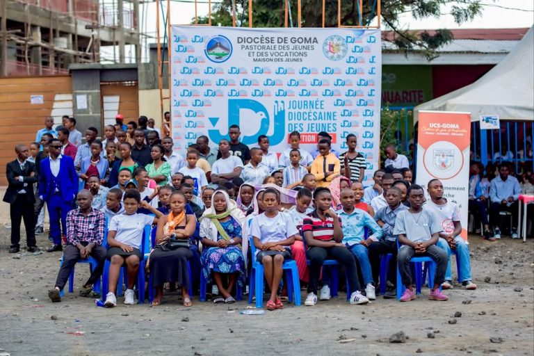 Goma : des milliers de jeunes rassemblés pour la 40ᵉ édition de la Journée Diocésaine des  Jeunes.
