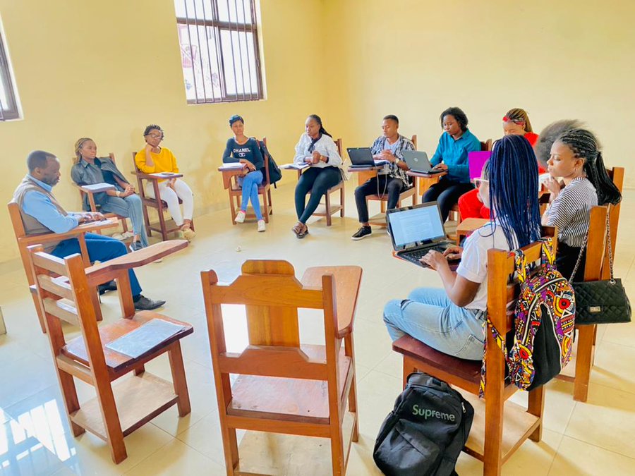 C'est ainsi que le cours des #Réseaux Sociaux en communication des organisations a pris fin! Très satisfait de tout ce que nous avions pu partagé comme matière avec le C.T Edgard Mahungu