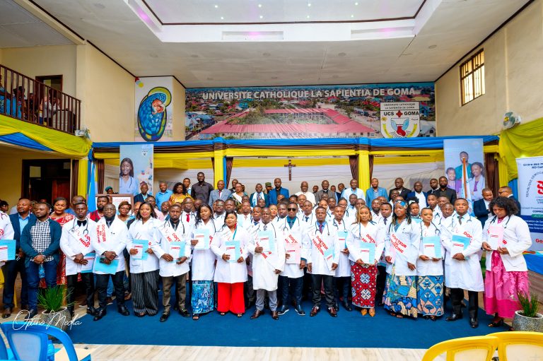 PRESTATION DE SERMENT D’HIPPOCRATE DE LA PREMIÈRE PROMOTION DE MÉDECINS